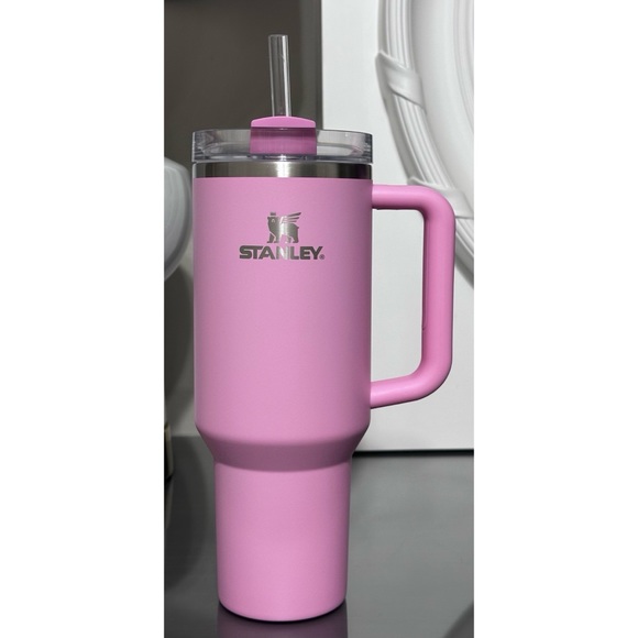 LIMITED EDITION Stanley Australia Quencher H2.0 FlowState Tumbler, SIZZLING PINK - Picture 2 of 5